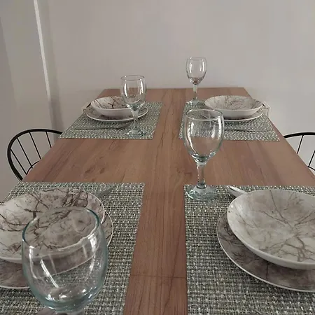 דירה Anibo & Zp35 *